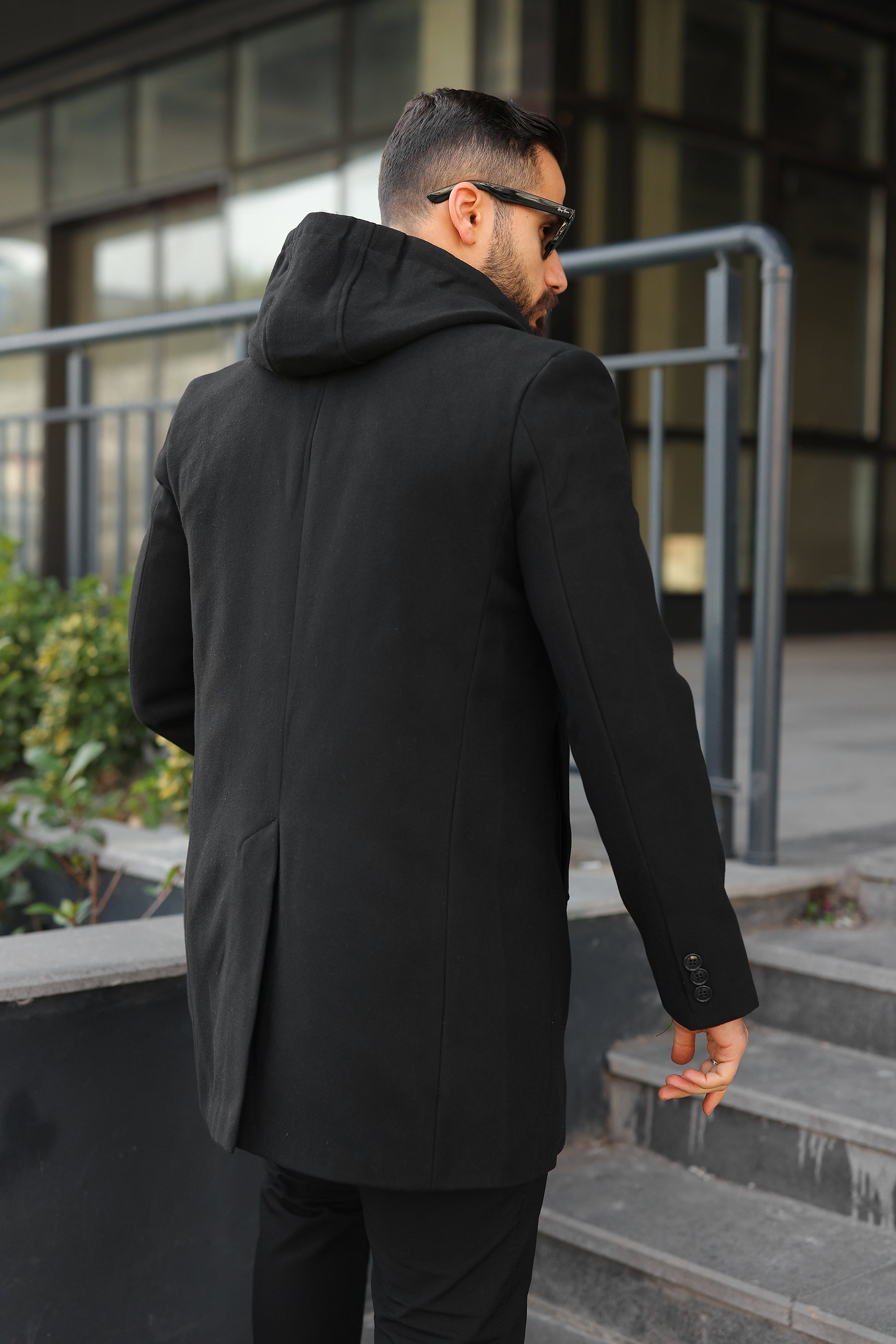 Erkek Kapşonlu Kaban